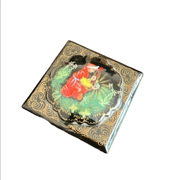 Vintage Enamel Black Trinket Box w/  Beautiful Scene on Top - Picture 2 of 4